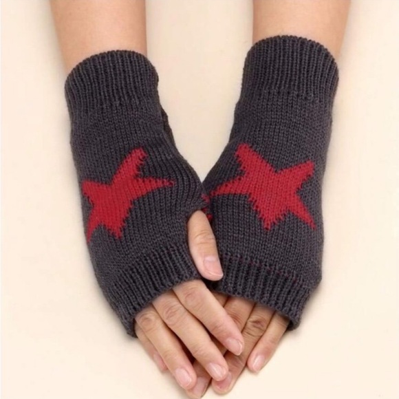Accessories - Gray Fingerless Mittens with Red Star Design